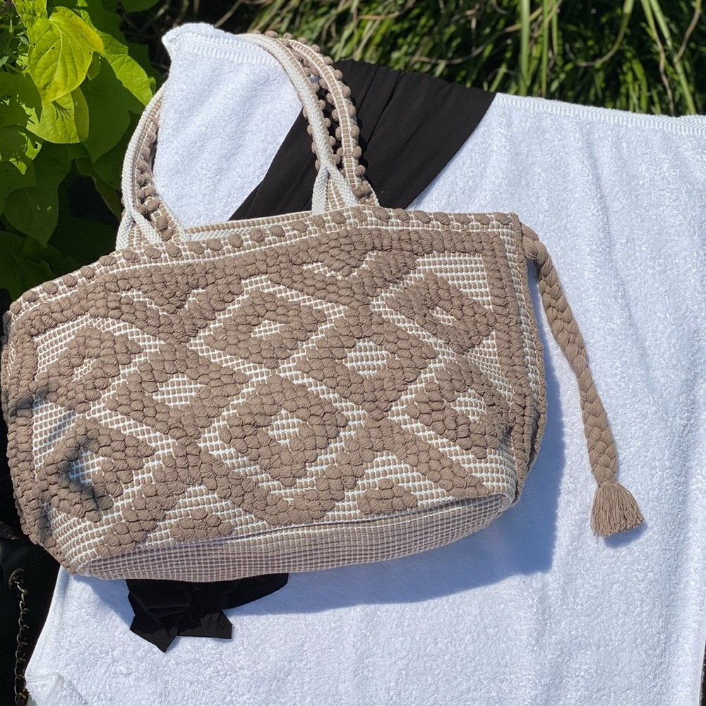 Braided Diamond Pattern Tote Bag in Taupe and Cream - Picture 8 of 8